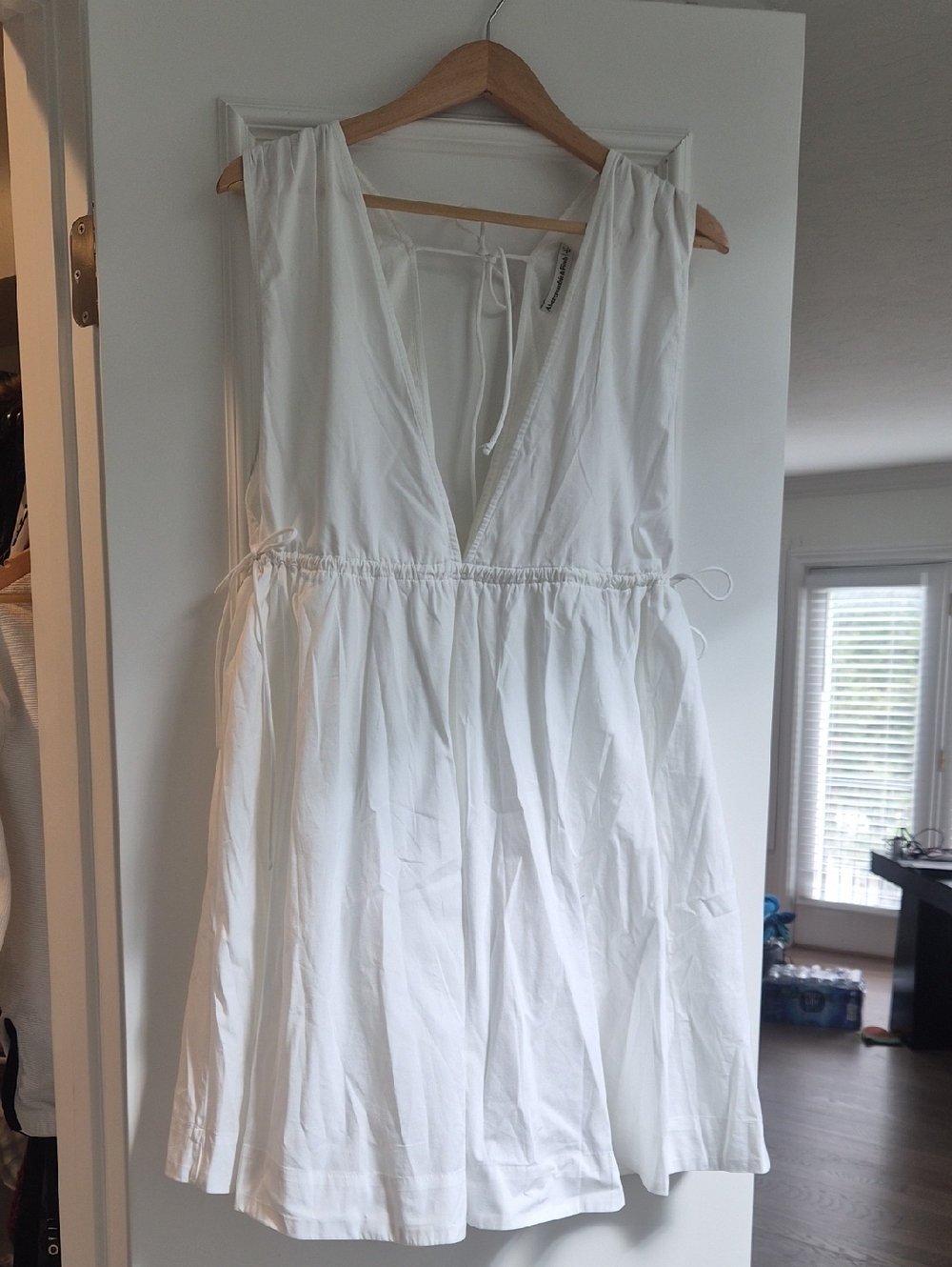 NWT Abercrombie & Fitch White Tie-Back Summer Dress Size Large - Picture 4 of 6